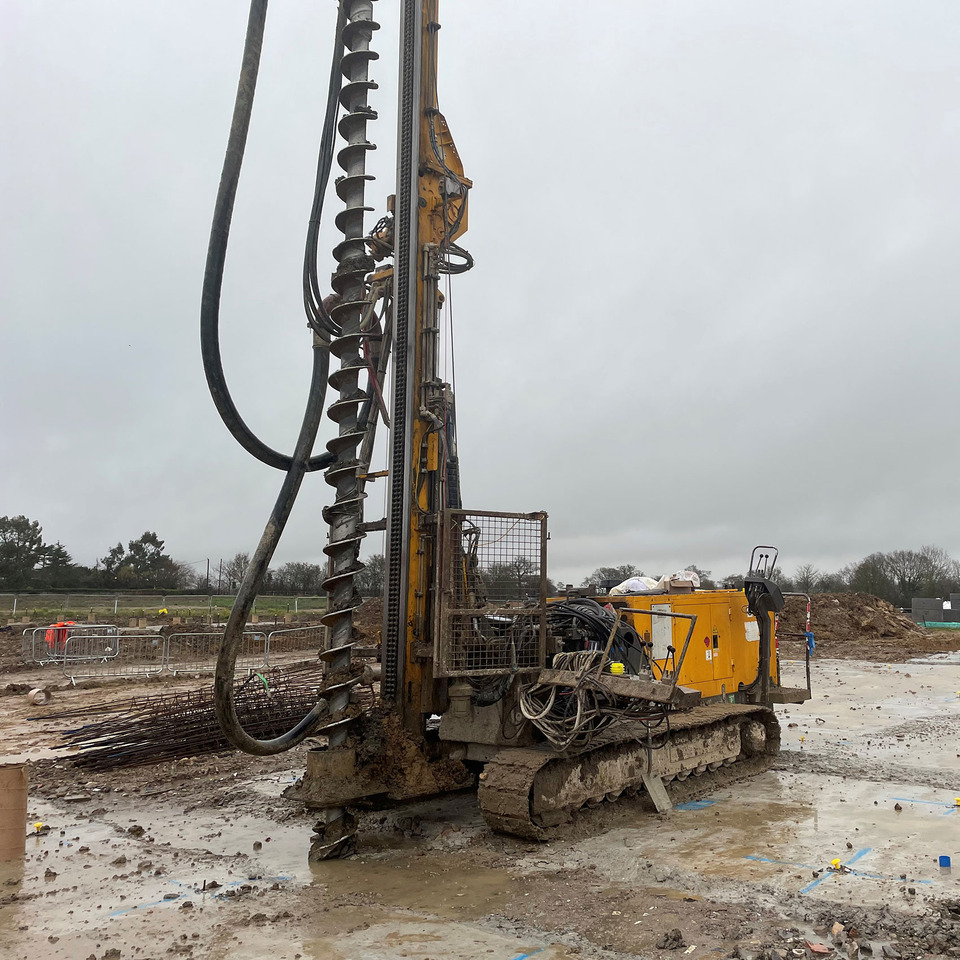 Klemm KR 709-2 - Martillo de hinca de pilotes: foto 1 Klemm KR 709-2 - Martillo de hinca de pilotes: foto 1