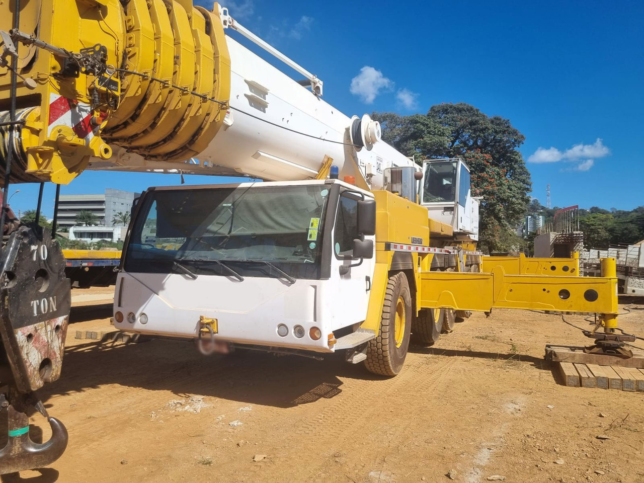 Liebherr LTM 1220 - Autogrúa: foto 1 Liebherr LTM 1220 - Autogrúa: foto 1