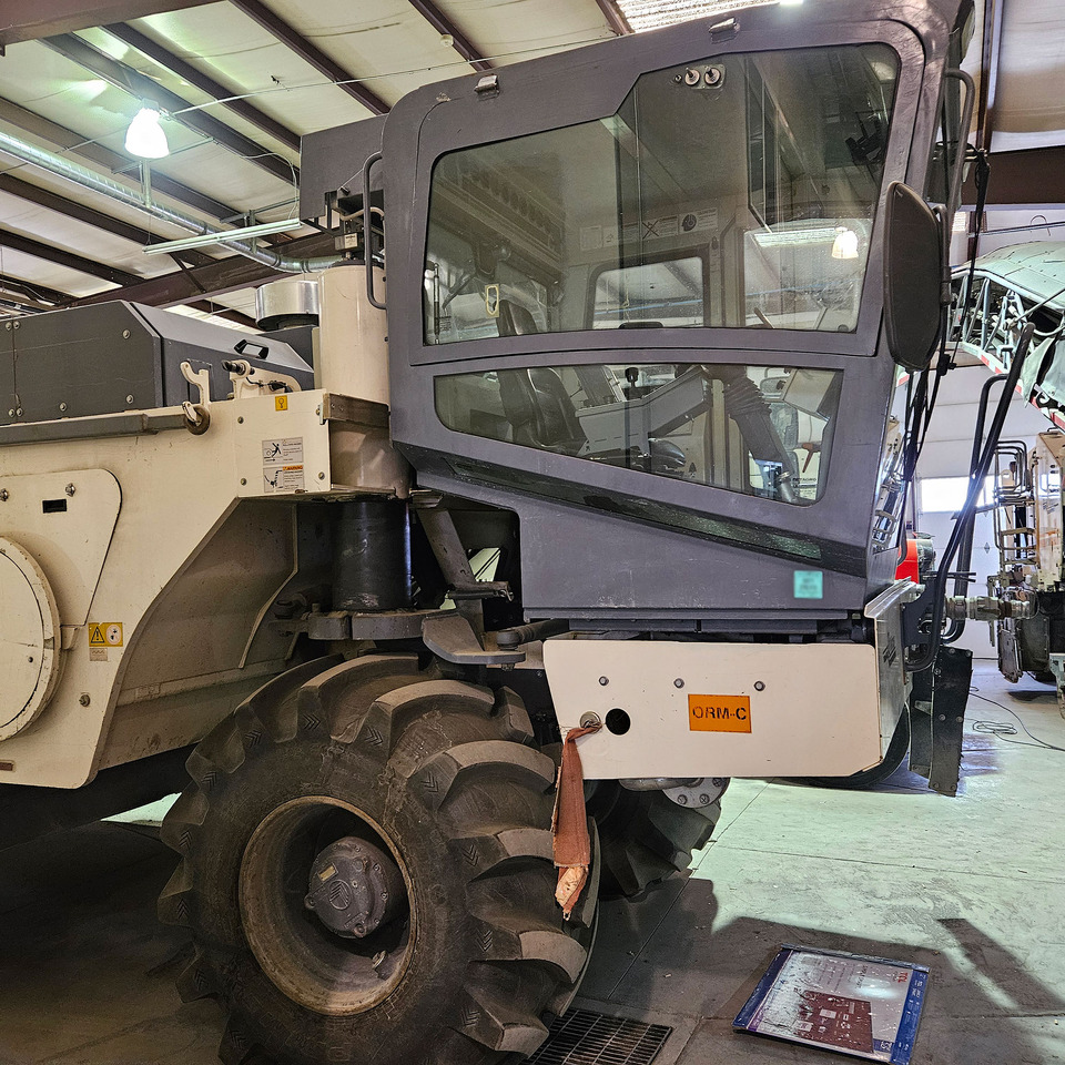 Wirtgen WR 2400 - Estabilizador de suelos: foto 5 Wirtgen WR 2400 - Estabilizador de suelos: foto 5