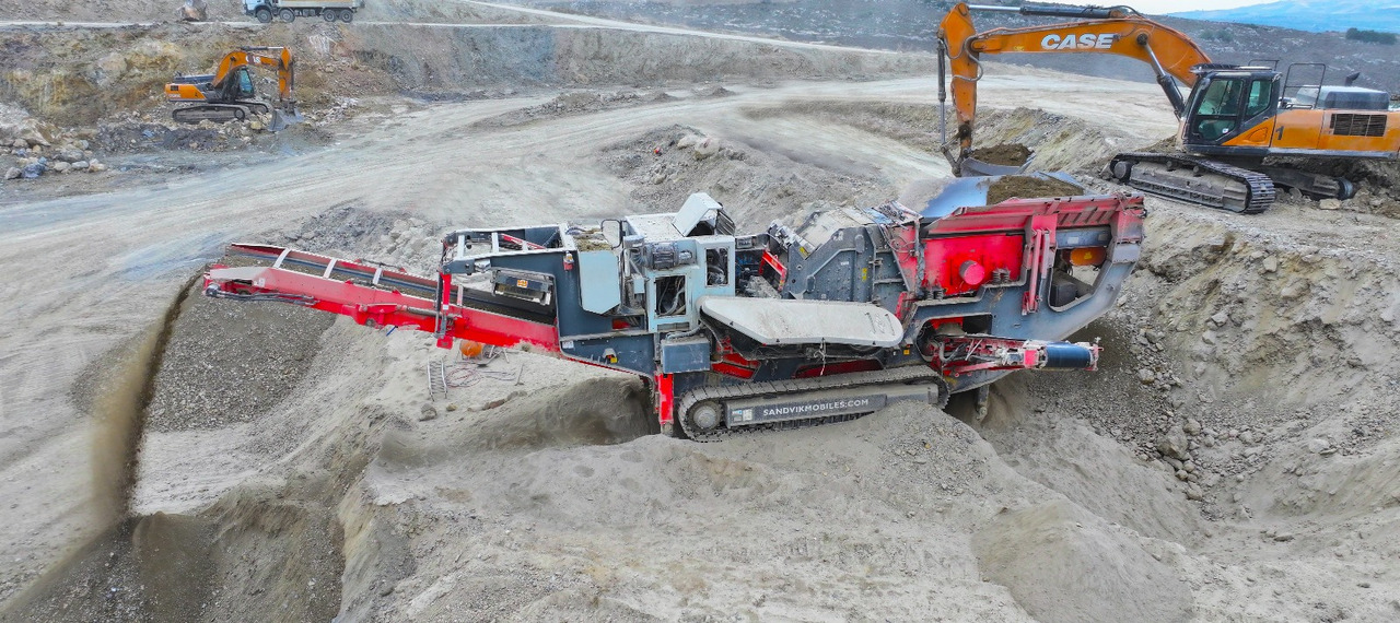SANDVIK mining machinery - crushing plant - Maquinaria para minería: foto 1 SANDVIK mining machinery - crushing plant - Maquinaria para minería: foto 1