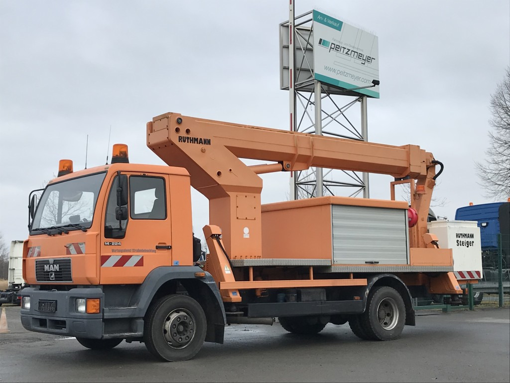 MAN L75 14.224 BB Ruthmann Hubarbeitsbühne T 225 - Camión con plataforma elevadora: foto 1 MAN L75 14.224 BB Ruthmann Hubarbeitsbühne T 225 - Camión con plataforma elevadora: foto 1