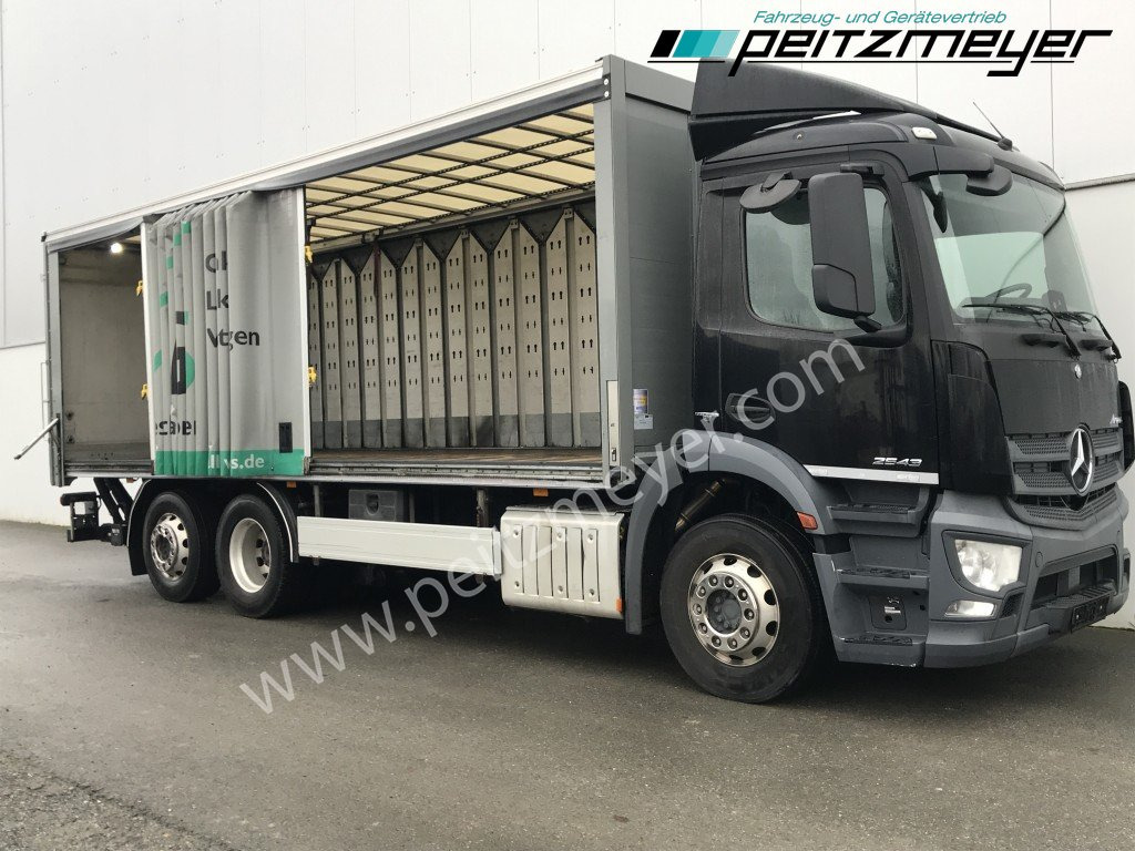 MERCEDES-BENZ Antos 2543 LL Getränke Schiebeplane Retarder, 2 x AHK, LBW 2 t., Lenkachse - Camión transporte de bebidas: foto 2 MERCEDES-BENZ Antos 2543 LL Getränke Schiebeplane Retarder, 2 x AHK, LBW 2 t., Lenkachse - Camión transporte de bebidas: foto 2