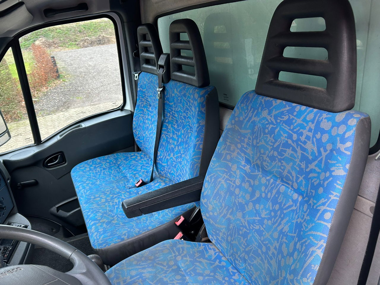 Camión caja cerrada Iveco Daily 65 65 C 15 / laadklep 750 kg / apk 7-2026 / only 82068 km / bak H 237 B 226 L 417: foto 7 Camión caja cerrada Iveco Daily 65 65 C 15 / laadklep 750 kg / apk 7-2026 / only 82068 km / bak H 237 B 226 L 417: foto 7