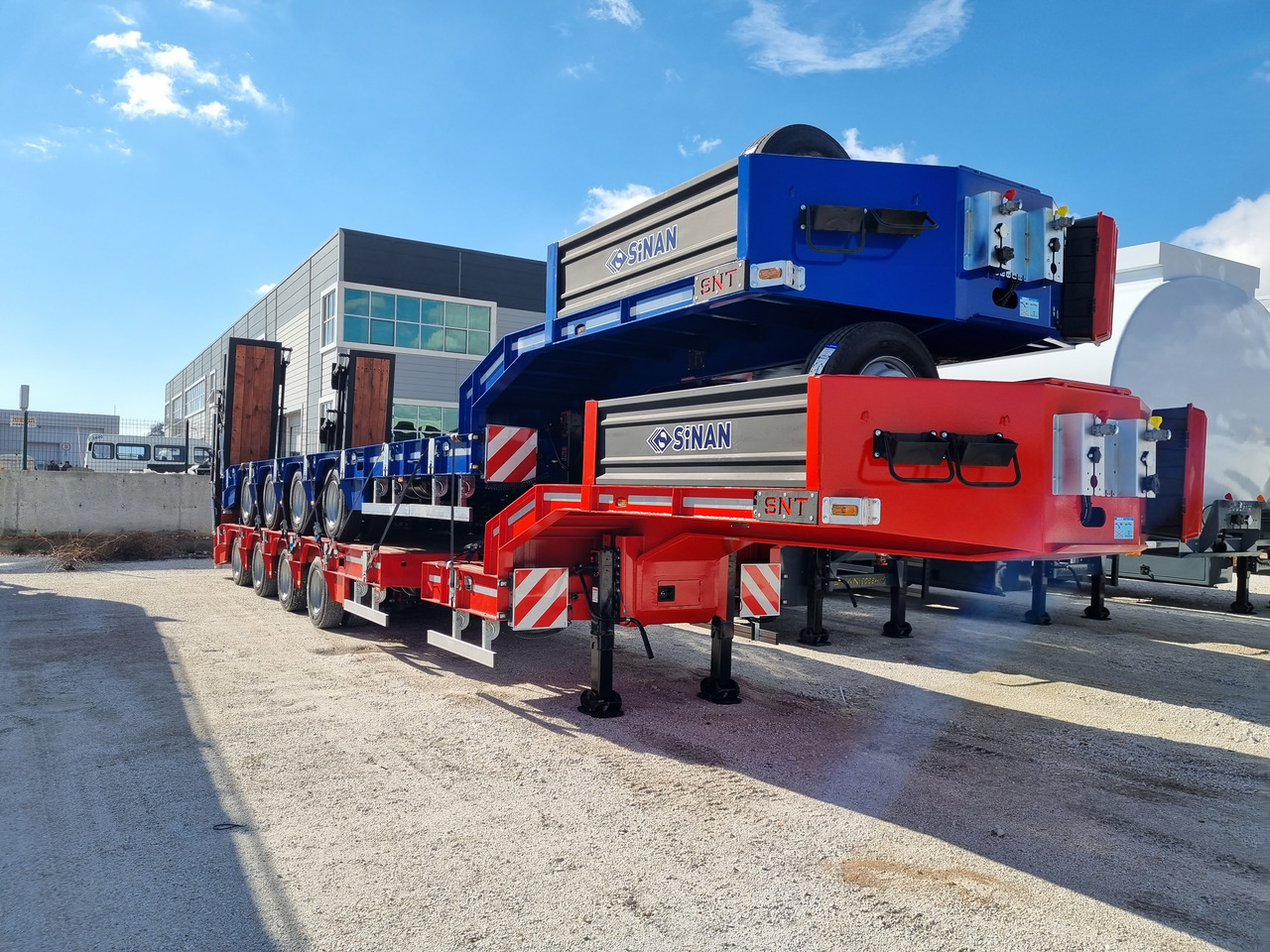 Sinan Tanker Lowbed - Semirremolque góndola rebajadas: foto 1 Sinan Tanker Lowbed - Semirremolque góndola rebajadas: foto 1