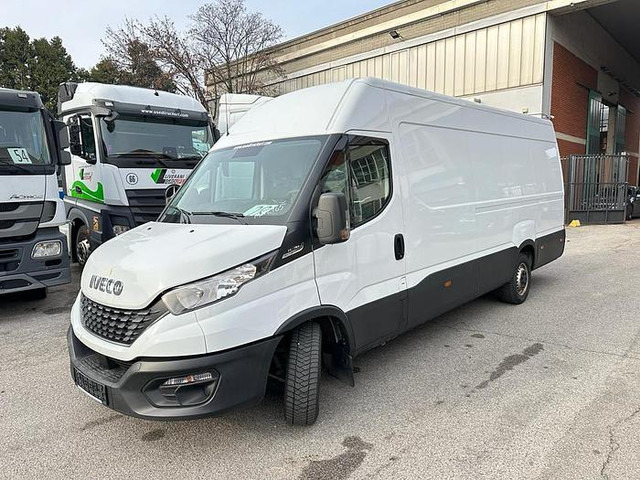 Iveco - Furgón: foto 1 Iveco - Furgón: foto 1