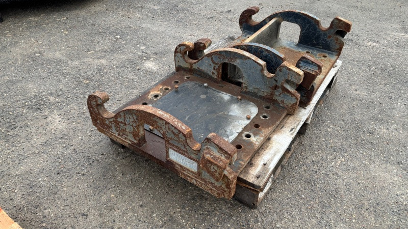 CW30 CW40 bracket - Acoplamiento rápido para Excavadora: foto 1 CW30 CW40 bracket - Acoplamiento rápido para Excavadora: foto 1