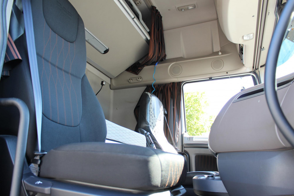 Daf 530 SSC Retarder Kühlbox 2 Tanks Standklima - Cabeza tractora: foto 3 Daf 530 SSC Retarder Kühlbox 2 Tanks Standklima - Cabeza tractora: foto 3