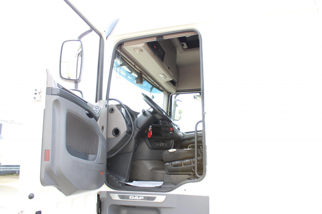 Daf XF 530 SC Retarder ACC LDW Kühlbox Vollspoiler - Cabeza tractora: foto 5 Daf XF 530 SC Retarder ACC LDW Kühlbox Vollspoiler - Cabeza tractora: foto 5