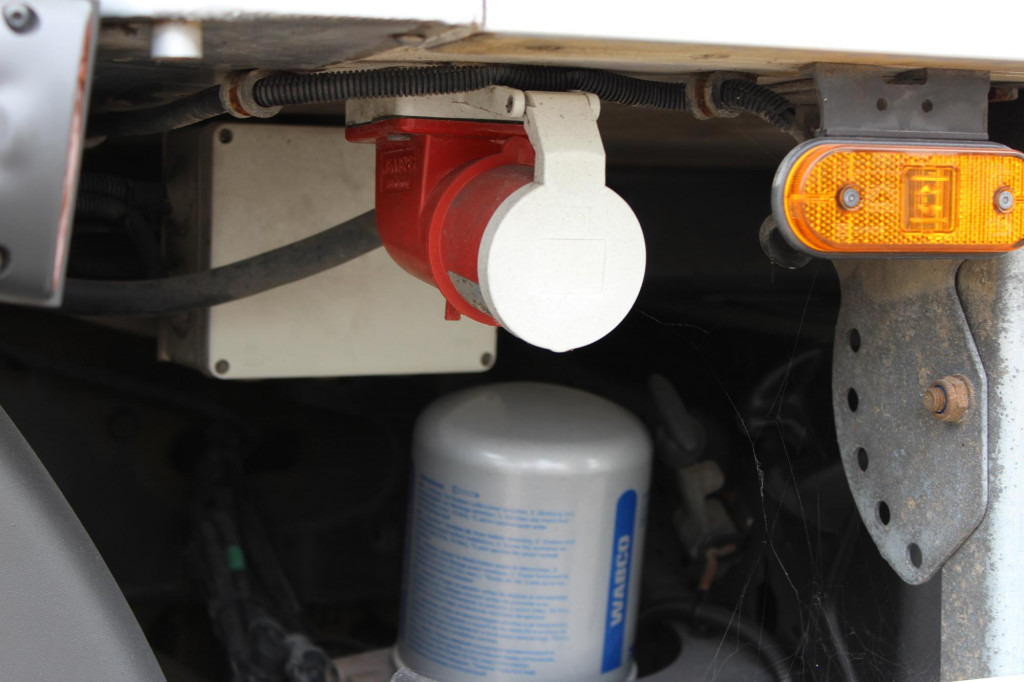 Renault Midlum 270 E5 TK T600R Strom LBW Seiten Tür FRC - Camión: foto 4 Renault Midlum 270 E5 TK T600R Strom LBW Seiten Tür FRC - Camión: foto 4