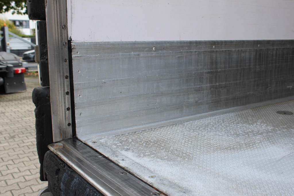 Lamberet TK SLXi Spectrum 2,65h Bi-Temp LBW FRC Aluboden - Semirremolque frigorífico: foto 4 Lamberet TK SLXi Spectrum 2,65h Bi-Temp LBW FRC Aluboden - Semirremolque frigorífico: foto 4