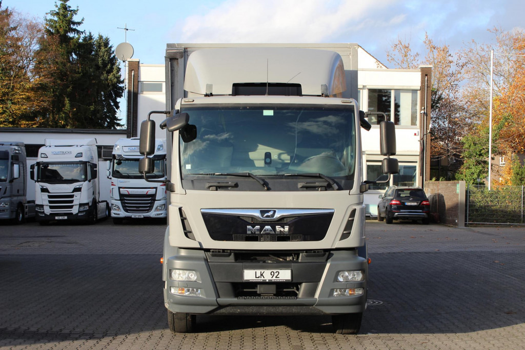 Camión lona MAN TGM 18.290 Plane-Koffer 7,5 m Klima 499TKm: foto 8 Camión lona MAN TGM 18.290 Plane-Koffer 7,5 m Klima 499TKm: foto 8