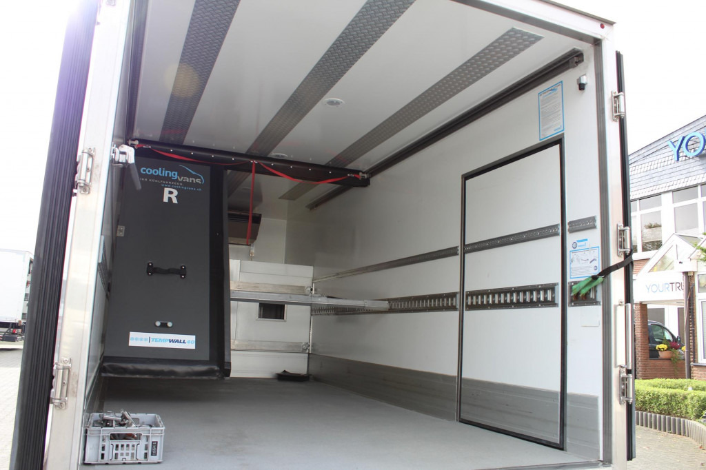 Mercedes-Benz Atego  1024 E6 TK T-1000R Strom Tür+LBW Nur 85Tkm - Camión frigorífico: foto 2 Mercedes-Benz Atego  1024 E6 TK T-1000R Strom Tür+LBW Nur 85Tkm - Camión frigorífico: foto 2
