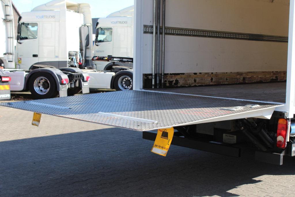 Camión caja cerrada Renault D14 220E6   Laderbordwand   nur 166 Tkm   Klima: foto 13 Camión caja cerrada Renault D14 220E6   Laderbordwand   nur 166 Tkm   Klima: foto 13