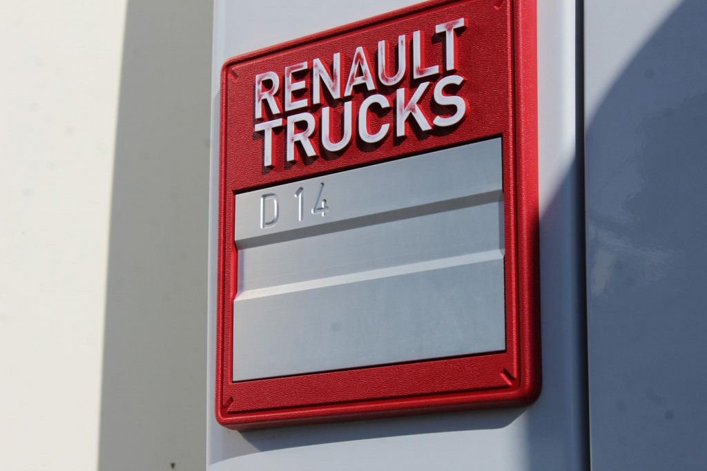 Camión caja cerrada Renault D14 220E6   Laderbordwand   nur 166 Tkm   Klima: foto 6 Camión caja cerrada Renault D14 220E6   Laderbordwand   nur 166 Tkm   Klima: foto 6