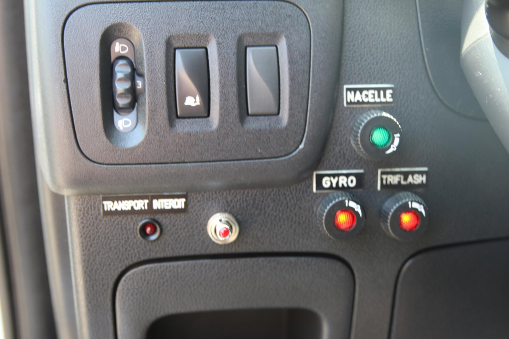 Camión con plataforma elevadora Renault Master  Versalift ET26L 10m Klima nur 217h HU-UVV: foto 6