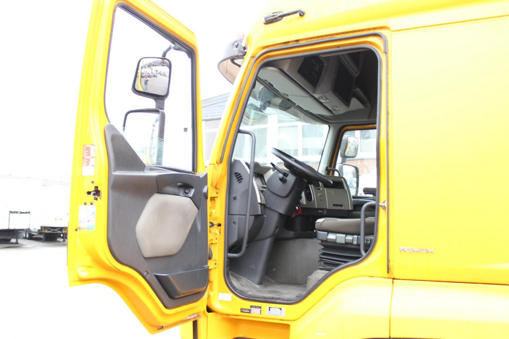 Renault Premium 380DXi BDF Schlafkabine LBW AHK 298 TKm - Camión chasis: foto 4 Renault Premium 380DXi BDF Schlafkabine LBW AHK 298 TKm - Camión chasis: foto 4