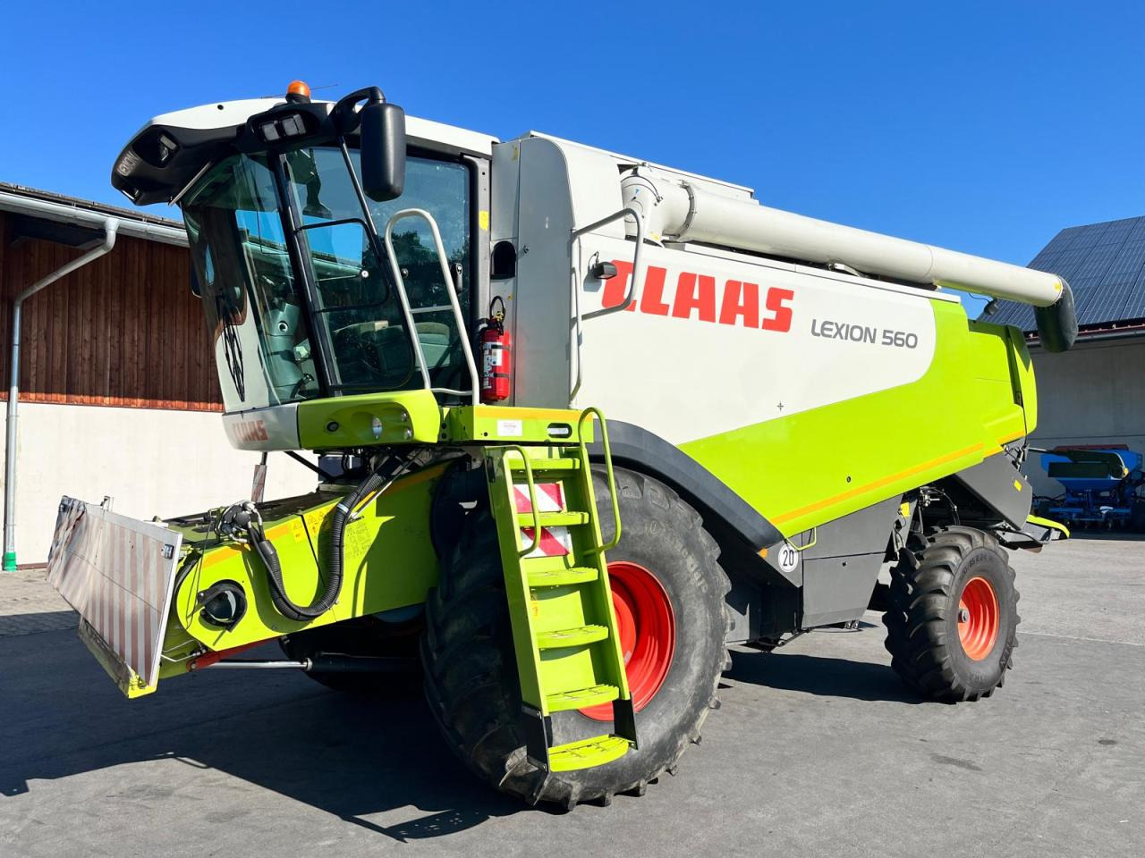 CLAAS Lexion 550 mit Schneidwerk V750, mit 3D, Baujahr 2009, guter gepflegter Zustand - Cosechadora de granos: foto 2 CLAAS Lexion 550 mit Schneidwerk V750, mit 3D, Baujahr 2009, guter gepflegter Zustand - Cosechadora de granos: foto 2