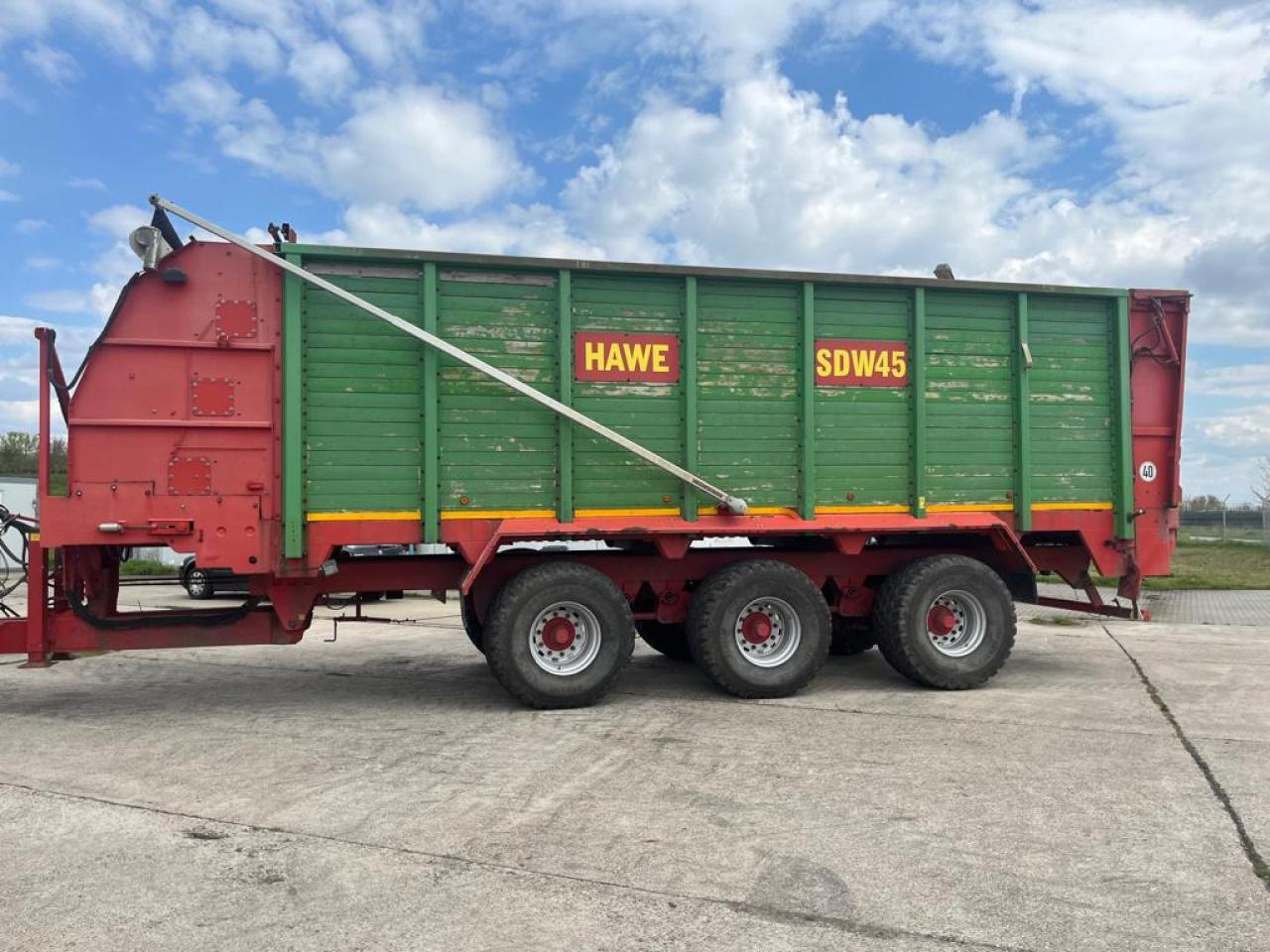 HAWE Tridem SDW 45T mit Heckentleerung - Remolque volquete agrícola: foto 1 HAWE Tridem SDW 45T mit Heckentleerung - Remolque volquete agrícola: foto 1