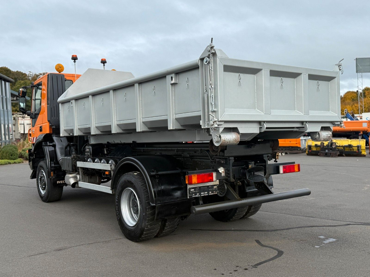 Iveco Trakker 330 EEV Winterdienst Abroll - Camión multibasculante: foto 3 Iveco Trakker 330 EEV Winterdienst Abroll - Camión multibasculante: foto 3