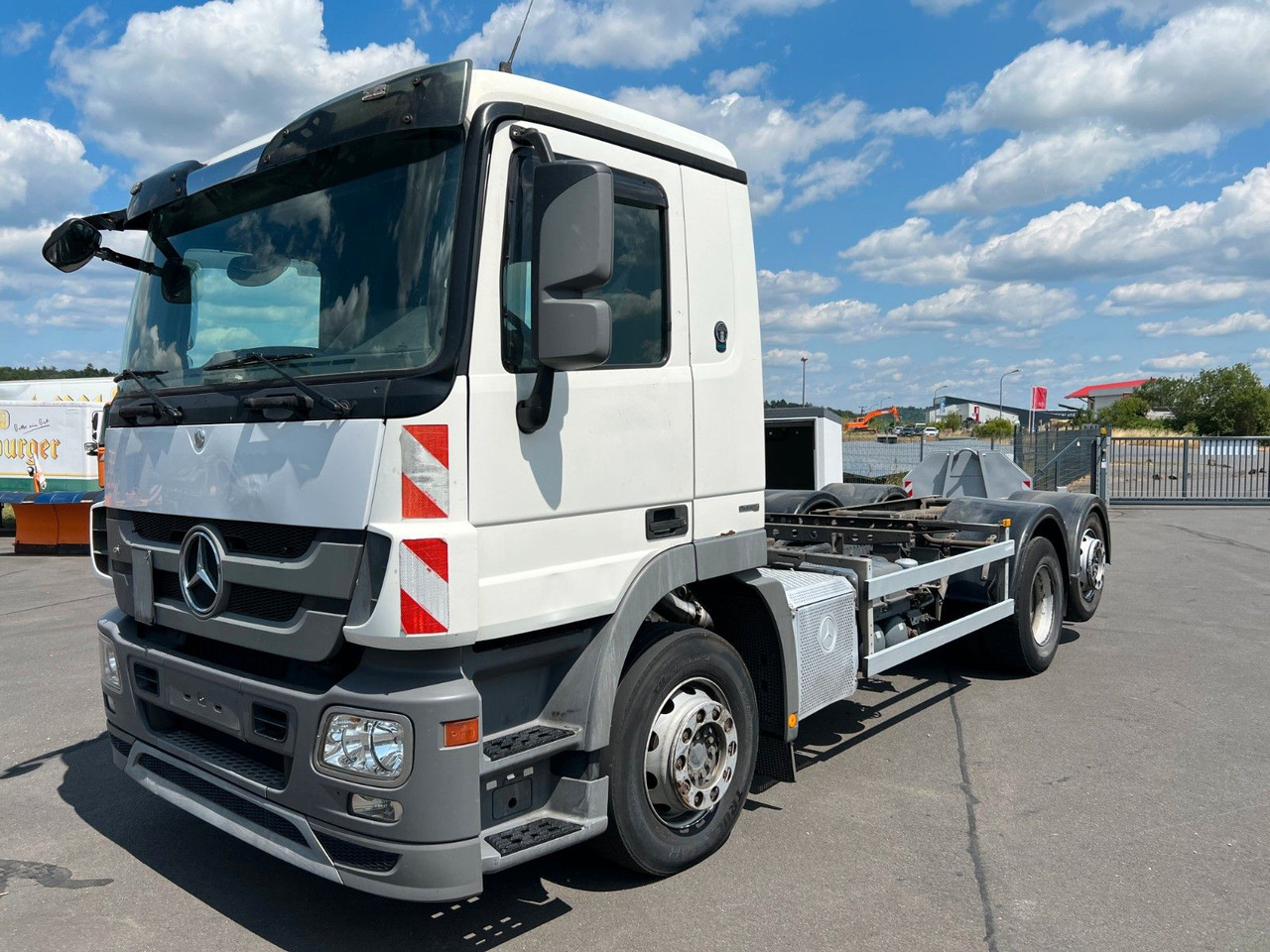 Mercedes-Benz Actros 2532 6x2 MP 3 Lenkachse /Liftachse / Mercedes-Benz Actros 2532 6x2 MP 3 Lenkachse /Liftachse / - Camión chasis: foto 1 Mercedes-Benz Actros 2532 6x2 MP 3 Lenkachse /Liftachse / Mercedes-Benz Actros 2532 6x2 MP 3 Lenkachse /Liftachse / - Camión chasis: foto 1