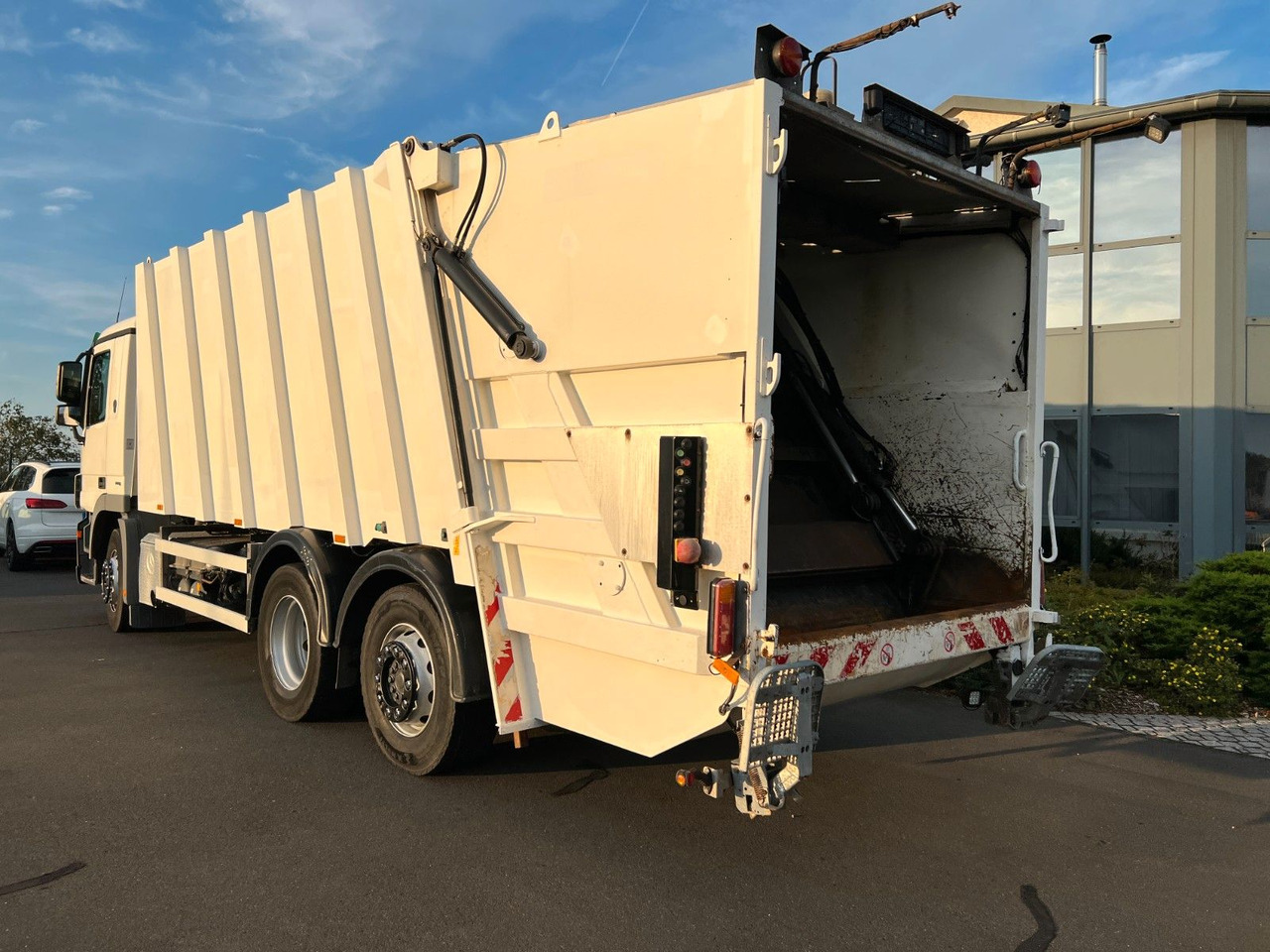 Mercedes-Benz Actros 2532 6x2 MP3 Faun Power Press 524 Mercedes-Benz Actros 2532 6x2 MP3 Faun Power Press 524 - Camión de basura: foto 2 Mercedes-Benz Actros 2532 6x2 MP3 Faun Power Press 524 Mercedes-Benz Actros 2532 6x2 MP3 Faun Power Press 524 - Camión de basura: foto 2