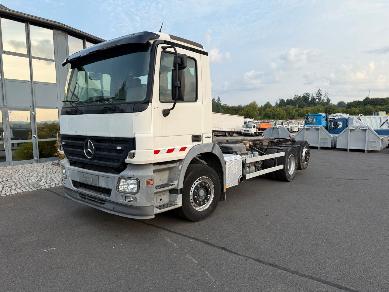 Mercedes-Benz Actros MP 2 2532 6x2 - Camión chasis: foto 3 Mercedes-Benz Actros MP 2 2532 6x2 - Camión chasis: foto 3