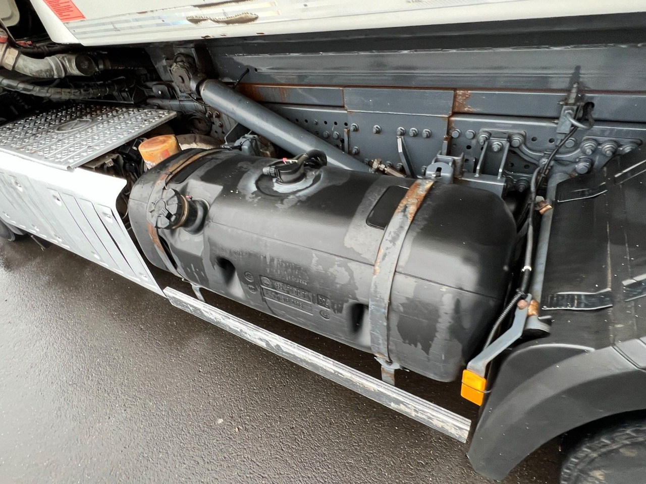 Camión de basura Mercedes-Benz Antos 2533 6x2 Seitenlader Zoeller S LF 22 Mercedes-Benz Antos 2533 6x2 Seitenlader Zoeller S LF 22: foto 14 Camión de basura Mercedes-Benz Antos 2533 6x2 Seitenlader Zoeller S LF 22 Mercedes-Benz Antos 2533 6x2 Seitenlader Zoeller S LF 22: foto 14