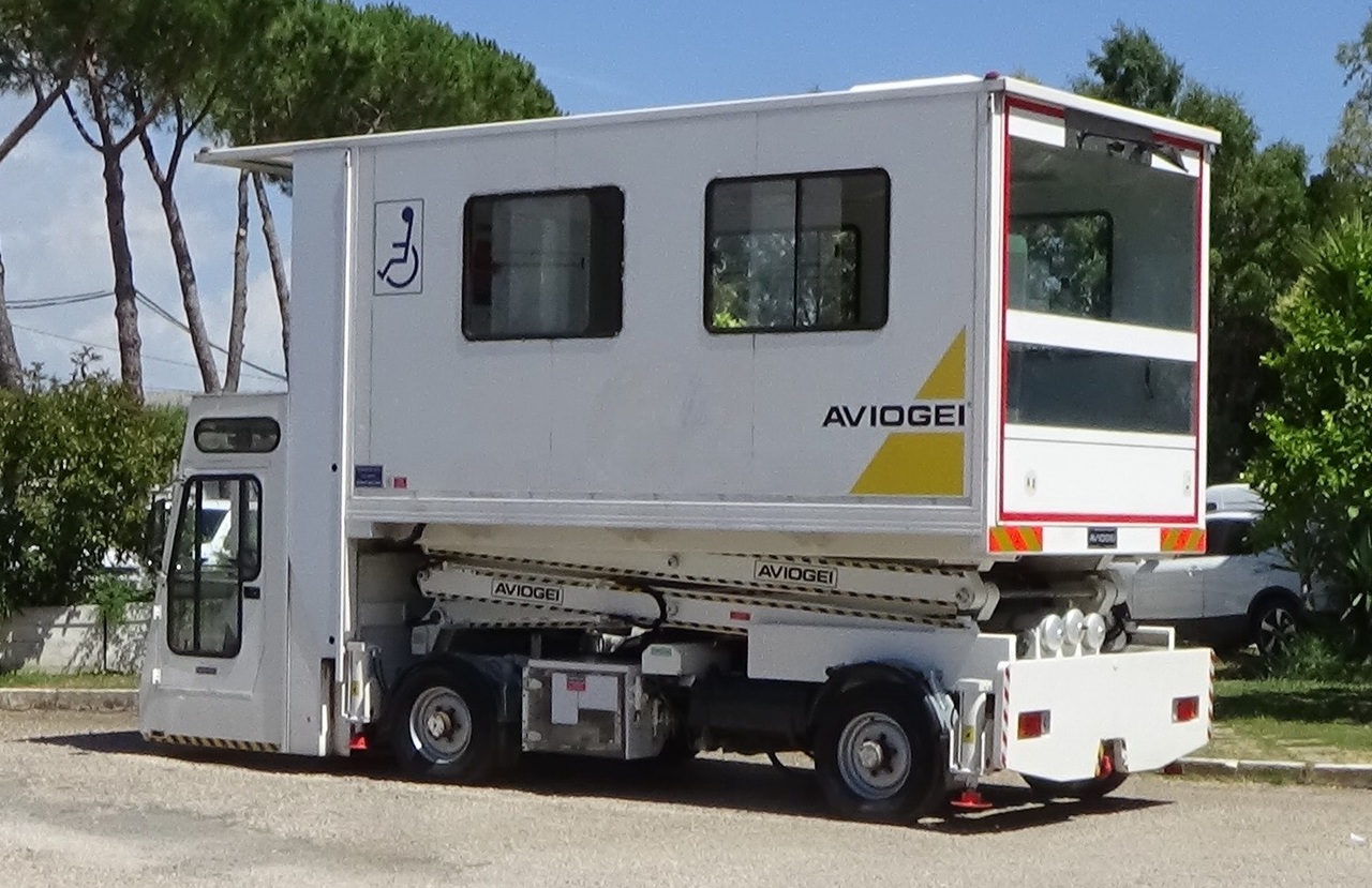 Aviogei FLS1500 EAU - Ambulift: foto 4 Aviogei FLS1500 EAU - Ambulift: foto 4