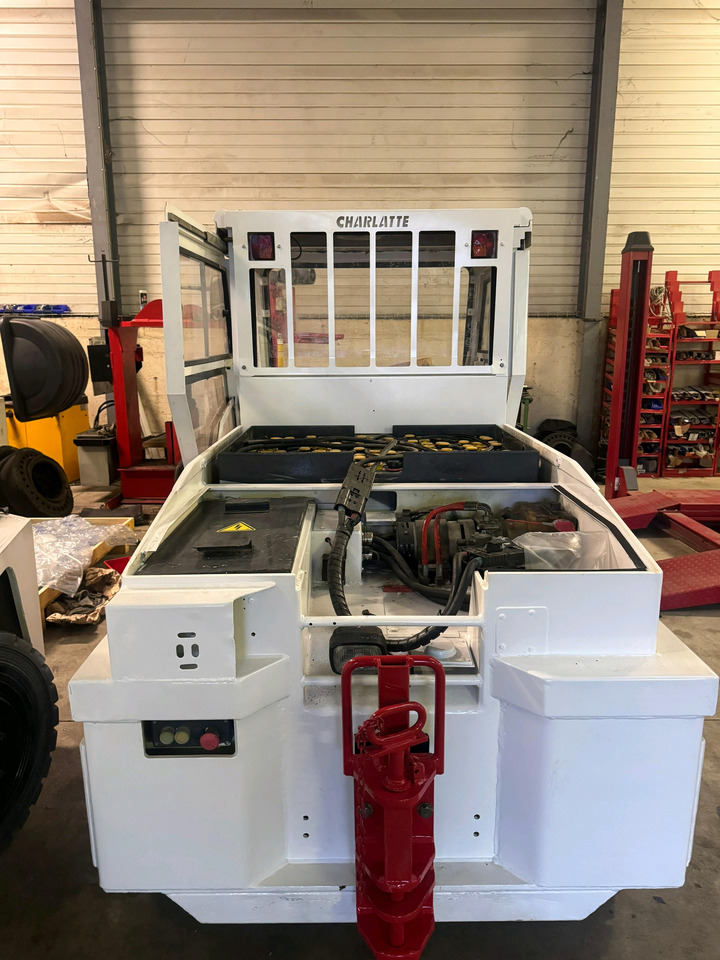 Charlatte 2012 - Tractor de equipaje: foto 5 Charlatte 2012 - Tractor de equipaje: foto 5