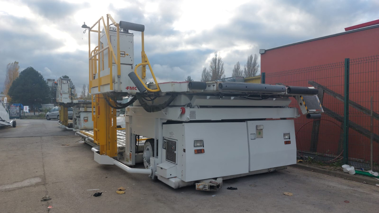 FMC loader Commander 15 Universal Main Deck - Cargadora de contenedores/ Palets: foto 2 FMC loader Commander 15 Universal Main Deck - Cargadora de contenedores/ Palets: foto 2