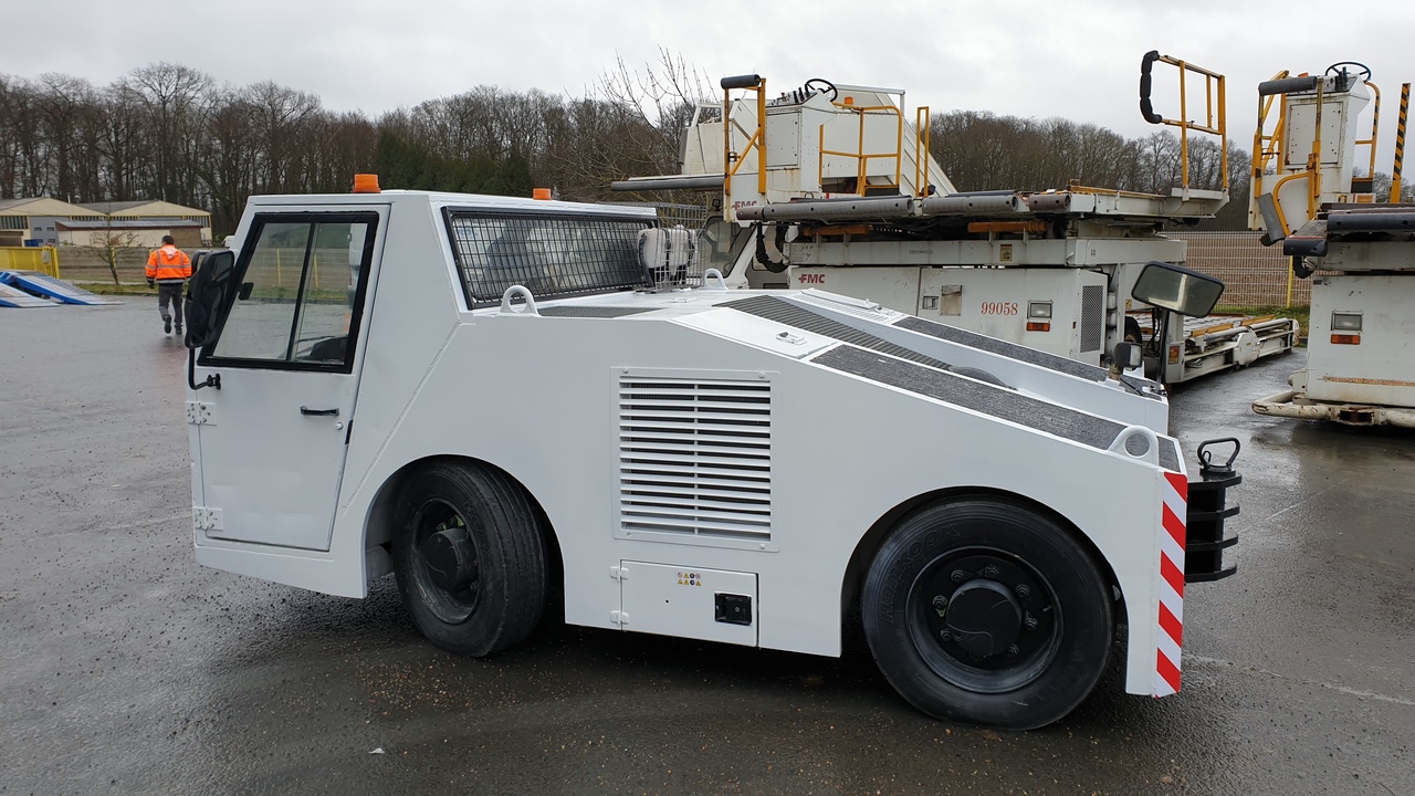 SOVAM K100 - Remolcador de aviones: foto 4 SOVAM K100 - Remolcador de aviones: foto 4