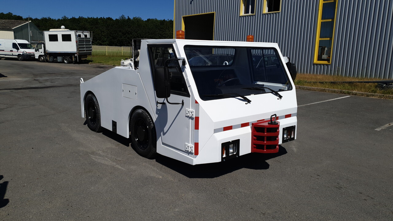 SOVAM K100 - Remolcador de aviones: foto 1 SOVAM K100 - Remolcador de aviones: foto 1