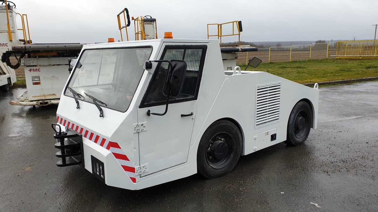 SOVAM K100 - Remolcador de aviones: foto 3 SOVAM K100 - Remolcador de aviones: foto 3