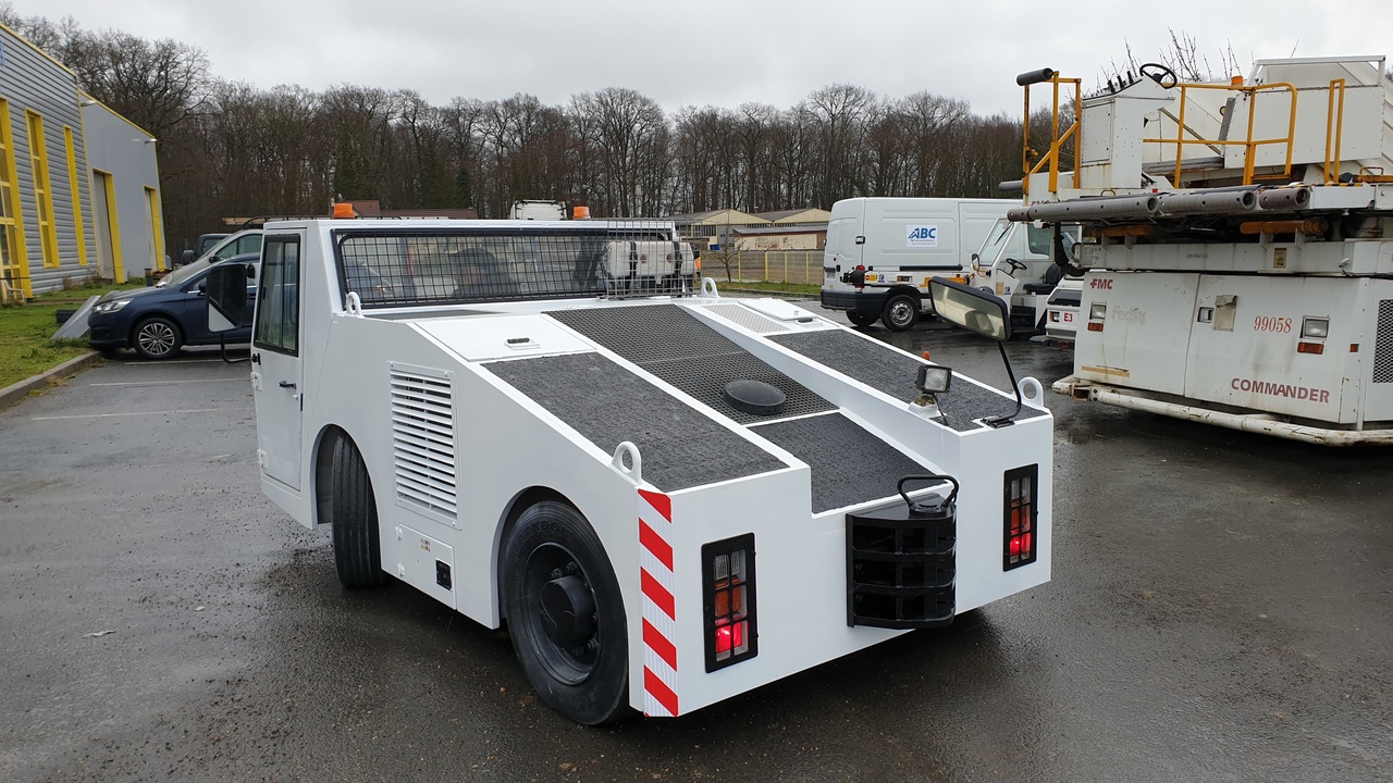 SOVAM K100 - Remolcador de aviones: foto 5 SOVAM K100 - Remolcador de aviones: foto 5