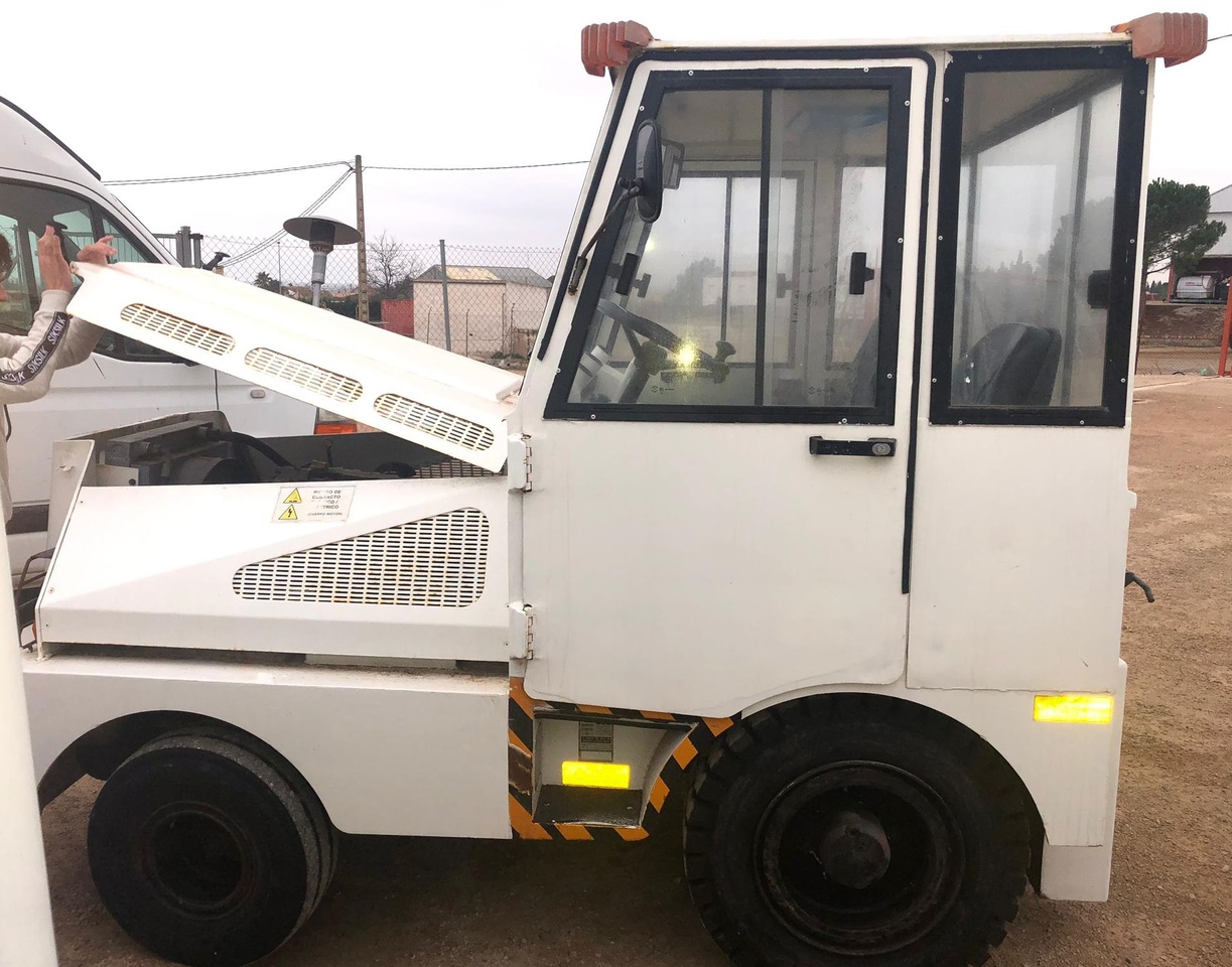 TEMG TRACTOR/DIESEL TG5000 - Tractor de equipaje: foto 5 TEMG TRACTOR/DIESEL TG5000 - Tractor de equipaje: foto 5