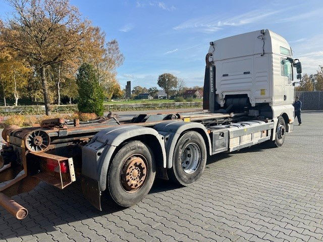 MAN TGA 26.440 .440 6x2 - Camión portacontenedore/ Intercambiable: foto 4 MAN TGA 26.440 .440 6x2 - Camión portacontenedore/ Intercambiable: foto 4