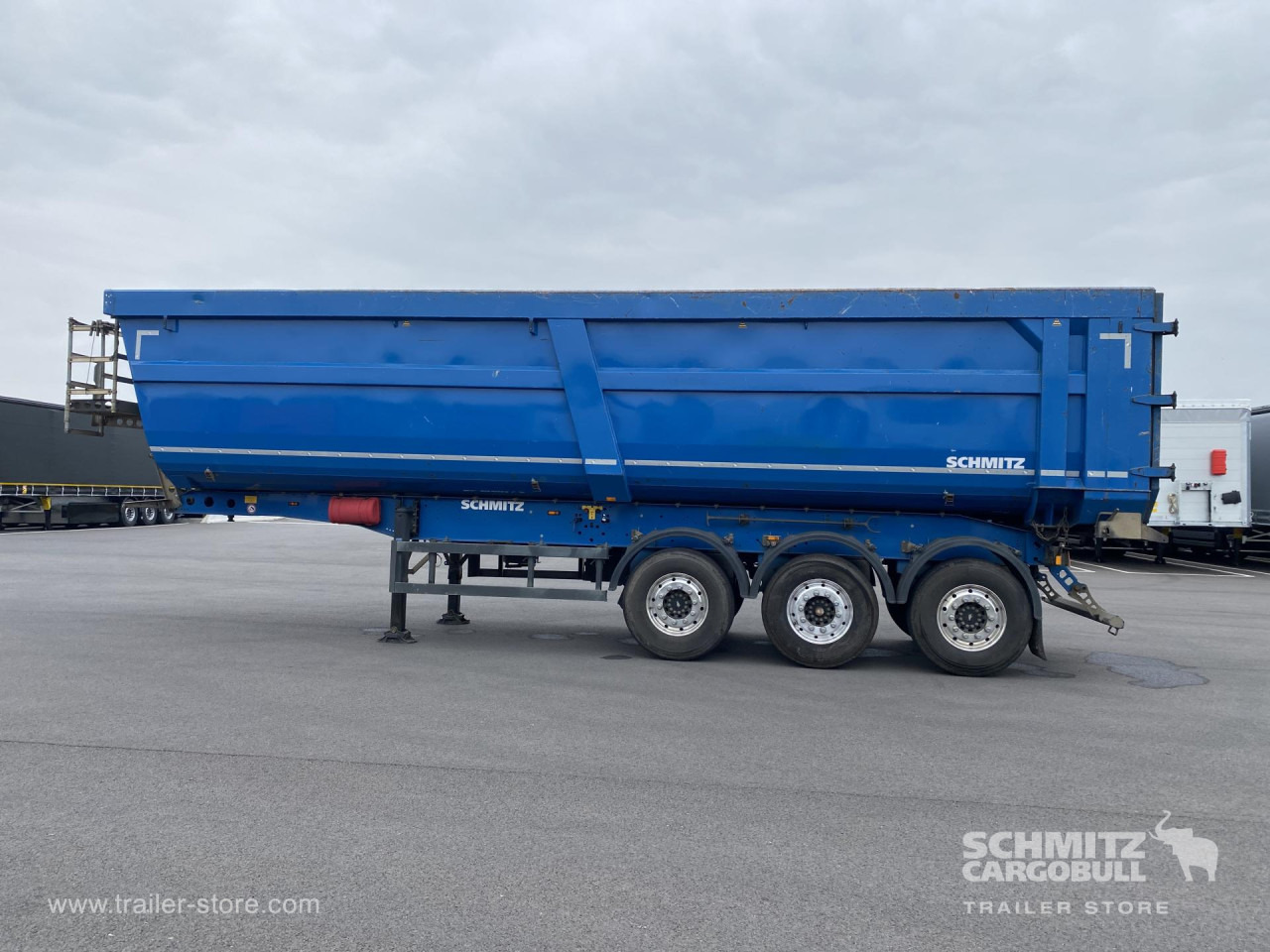 SCHMITZ Tipper Steel half pipe body 46m³ - Semirremolque volquete: foto 4 SCHMITZ Tipper Steel half pipe body 46m³ - Semirremolque volquete: foto 4