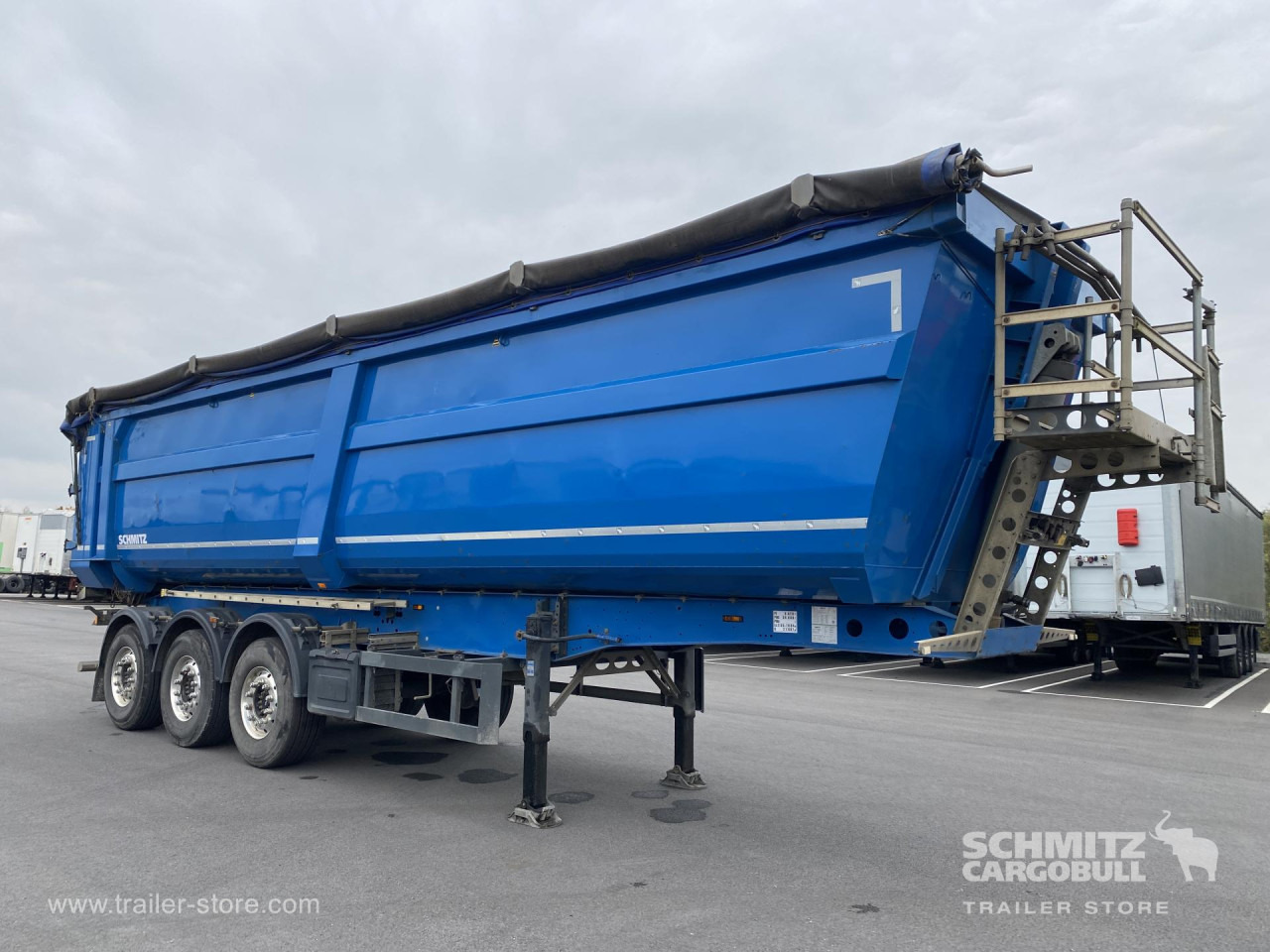 SCHMITZ Tipper Steel half pipe body 46m³ - Semirremolque volquete: foto 1 SCHMITZ Tipper Steel half pipe body 46m³ - Semirremolque volquete: foto 1