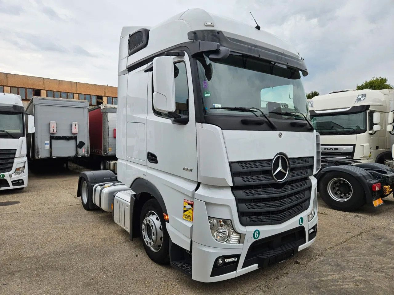 Mercedes-Benz Actros 1851 Mega, BigSpace, Standklima, 4 units - Cabeza tractora: foto 2 Mercedes-Benz Actros 1851 Mega, BigSpace, Standklima, 4 units - Cabeza tractora: foto 2