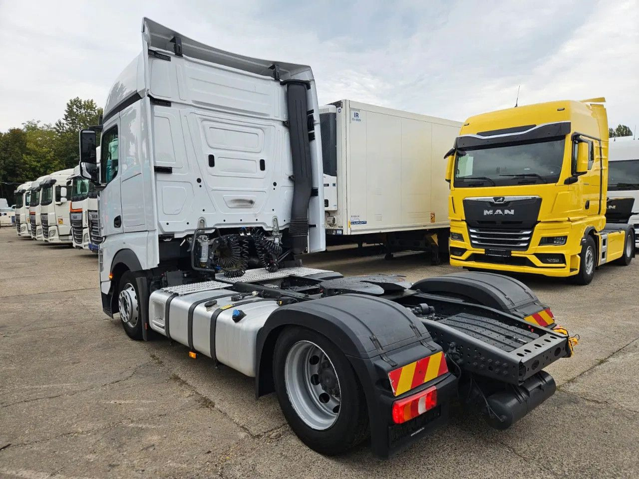 Mercedes-Benz Actros 1851 Mega, BigSpace, Standklima, 4 units - Cabeza tractora: foto 4 Mercedes-Benz Actros 1851 Mega, BigSpace, Standklima, 4 units - Cabeza tractora: foto 4