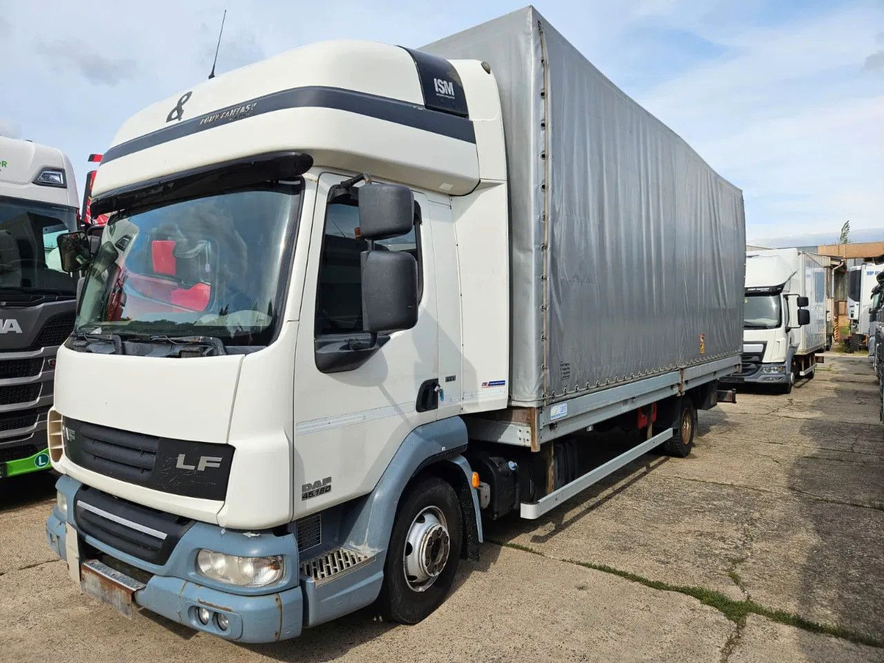 DAF LF 45.180 EEV - More units in stock! - Furgoneta con lona: foto 1 DAF LF 45.180 EEV - More units in stock! - Furgoneta con lona: foto 1