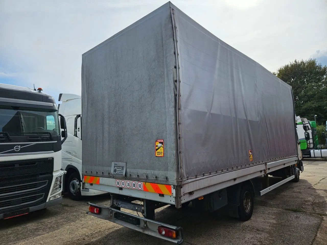 DAF LF 45.180 EEV - More units in stock! - Furgoneta con lona: foto 5 DAF LF 45.180 EEV - More units in stock! - Furgoneta con lona: foto 5