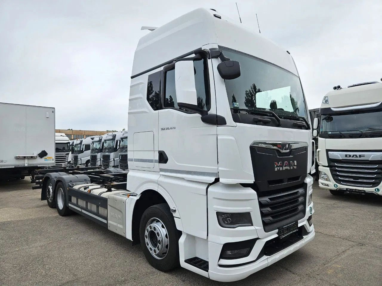 MAN TGX 26.470 XXL BDF 6x2 2 units, NAVI, Lift Axle - Camión portacontenedore/ Intercambiable: foto 2 MAN TGX 26.470 XXL BDF 6x2 2 units, NAVI, Lift Axle - Camión portacontenedore/ Intercambiable: foto 2