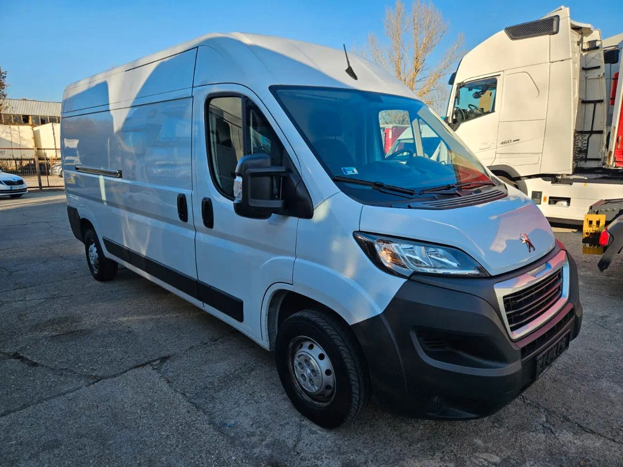 Peugeot Boxer Box 2.2 Premium FT 350 L3H2 Camera 2 units - Furgoneta caja cerrada: foto 2 Peugeot Boxer Box 2.2 Premium FT 350 L3H2 Camera 2 units - Furgoneta caja cerrada: foto 2