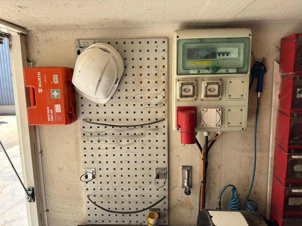 Maquinaria de construcción Mercedes-Benz Sprinter 2.2 Ambulance: foto 7 Maquinaria de construcción Mercedes-Benz Sprinter 2.2 Ambulance: foto 7