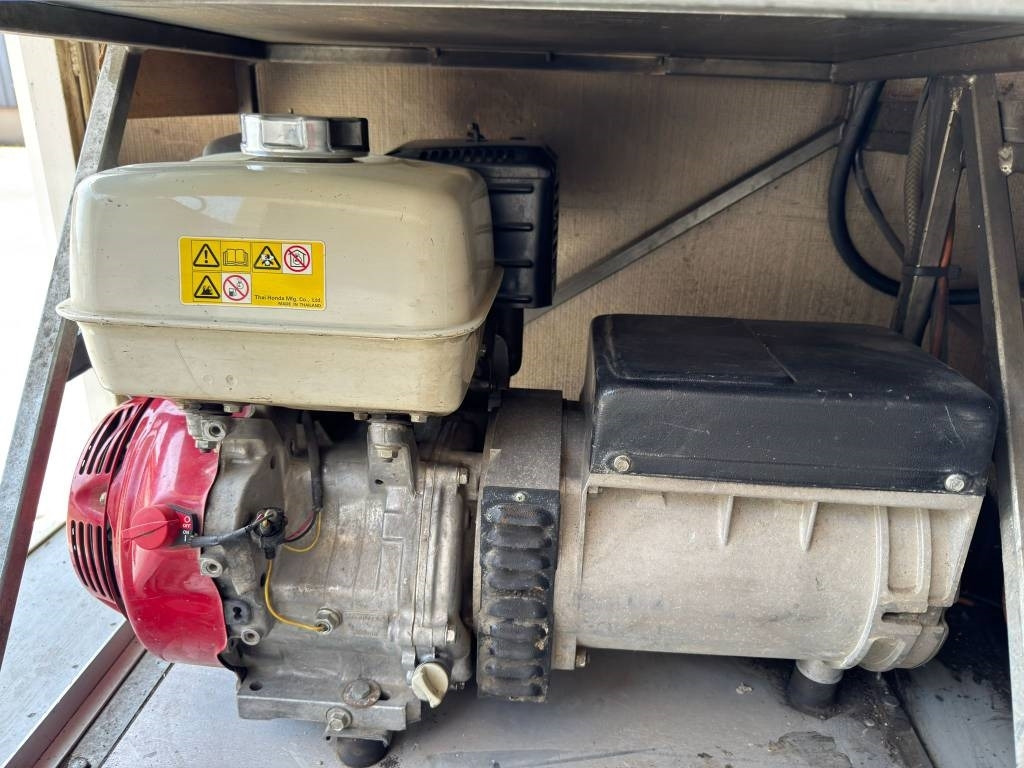 Maquinaria de construcción Mercedes-Benz Sprinter 2.2 Ambulance: foto 14 Maquinaria de construcción Mercedes-Benz Sprinter 2.2 Ambulance: foto 14