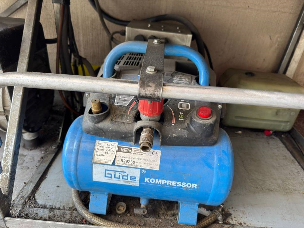 Maquinaria de construcción Mercedes-Benz Sprinter 2.2 Ambulance: foto 13 Maquinaria de construcción Mercedes-Benz Sprinter 2.2 Ambulance: foto 13