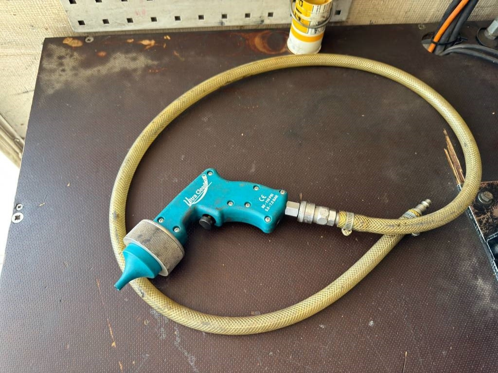 Maquinaria de construcción Mercedes-Benz Sprinter 2.2 Ambulance: foto 8 Maquinaria de construcción Mercedes-Benz Sprinter 2.2 Ambulance: foto 8