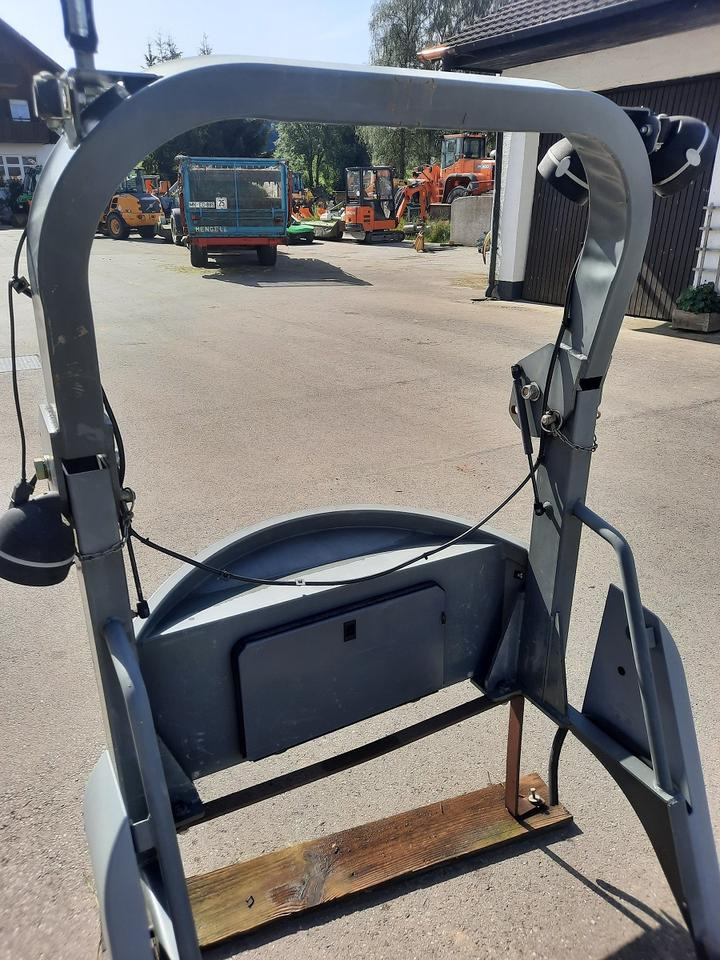 Überrollbügel Kramer 280 Radlader Schutzdach Lader - Piezas de recambio para Maquinaria de construcción: foto 5 Überrollbügel Kramer 280 Radlader Schutzdach Lader - Piezas de recambio para Maquinaria de construcción: foto 5