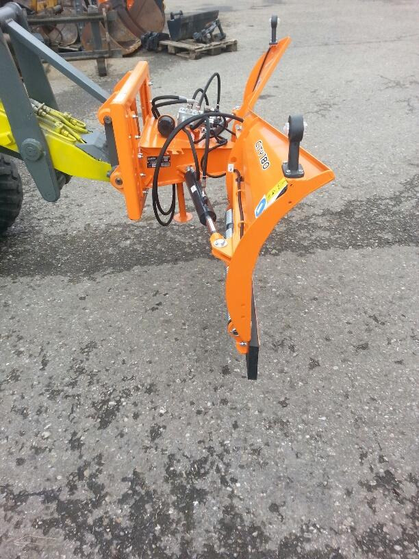 Schneeschild V 1,8m Samasz Schlepper Radlader Hoflader Frontlader - Cuchilla quitanieves: foto 3 Schneeschild V 1,8m Samasz Schlepper Radlader Hoflader Frontlader - Cuchilla quitanieves: foto 3